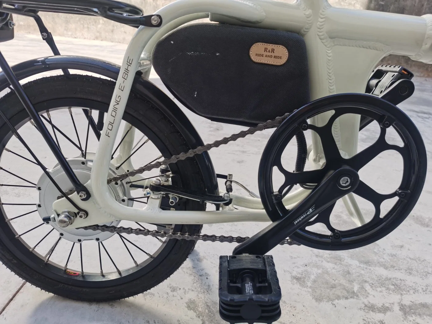Nuevo diseño 20 pulgadas Cheap eBike 250W grasa de la bicicleta de la ciudad Neumático eléctrico bicicleta de montaña Bicicleta Eléctrica con CE