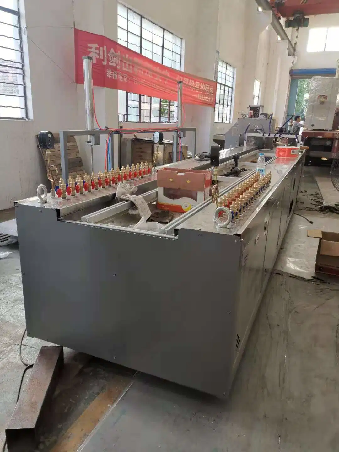 Sjsz 65/132 Twin Screw Extruder PVC Window and Door Special Type Profile Machine Line Haul off Belt Customized Siemens Motor 100-200kg/H Output