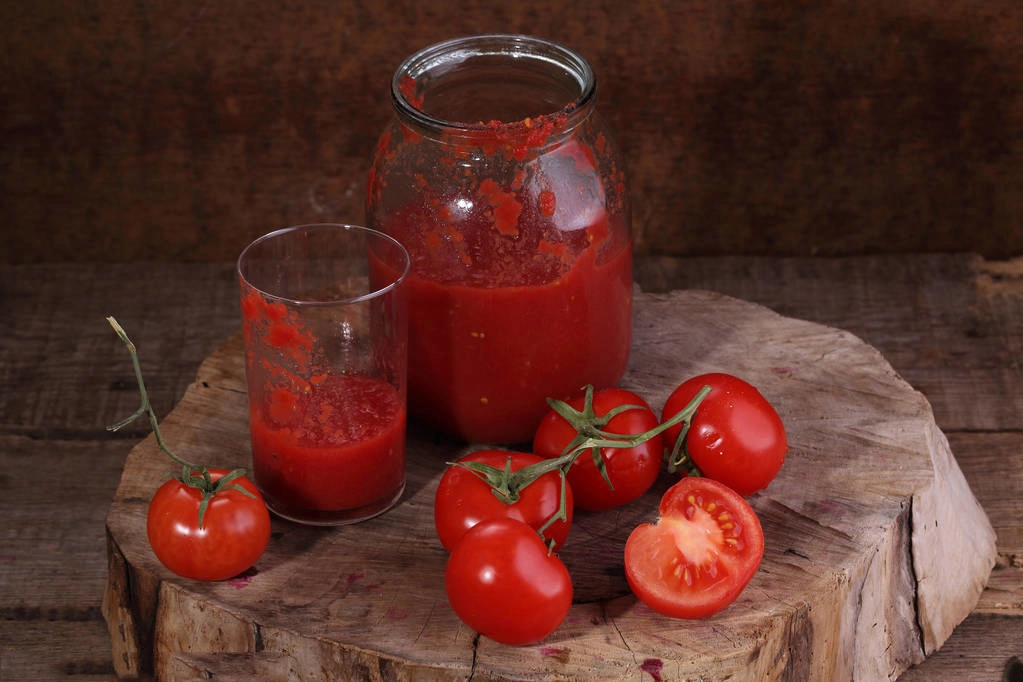 Pasta de tomate vegetal pré-enlatada de 530 g de grande qualidade