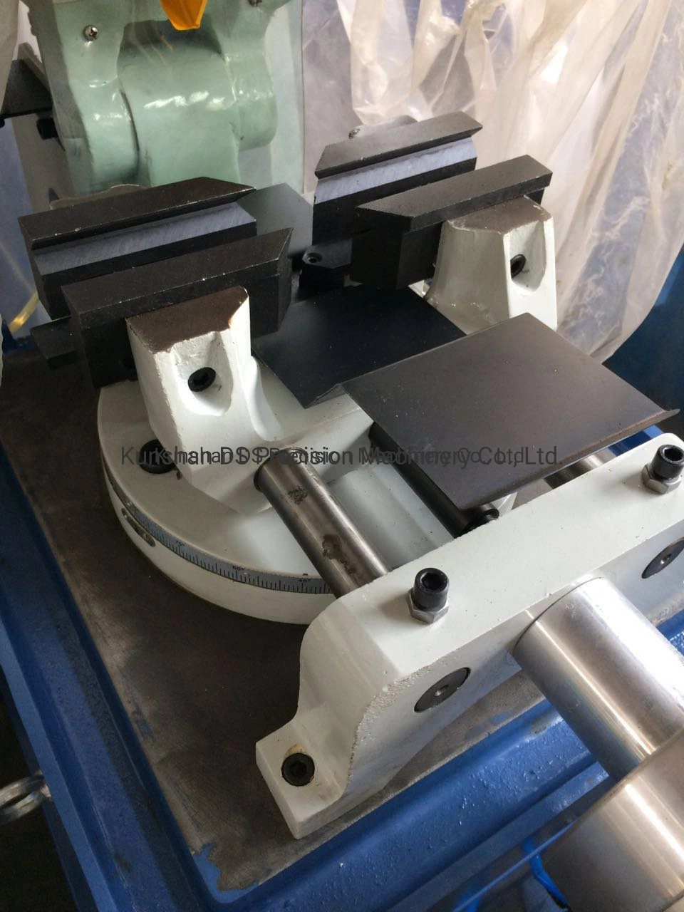 Top Selling Semi-Auto Metal Cutting Cold Saw for Cutting Pipe Tube Bar