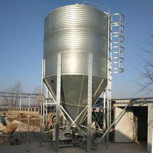 Granja de cerdos automática con torre de alimentación y silos de línea de alimentación