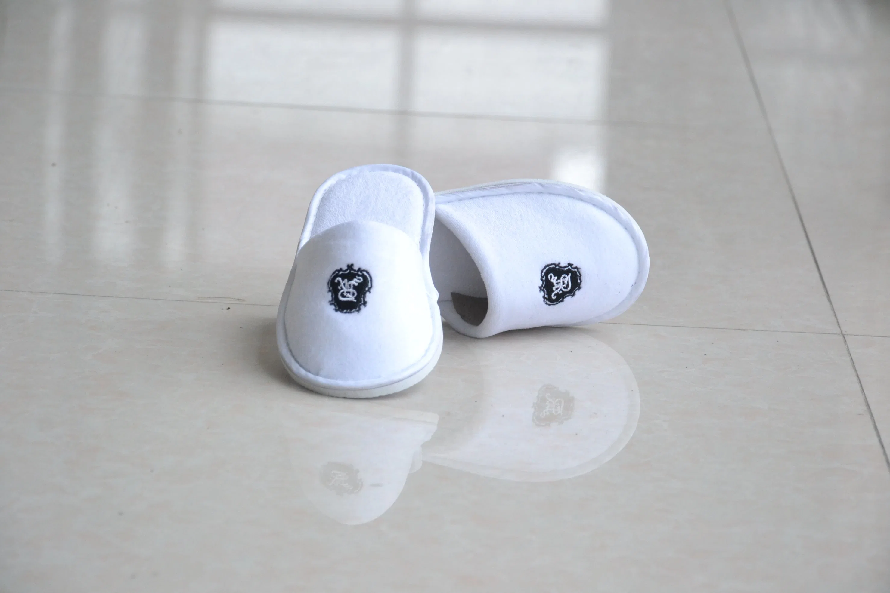 Hotel fábrica mayorista Sleeper EVA desechables Zapatilla de peluche personalizado Hotel zapatillas