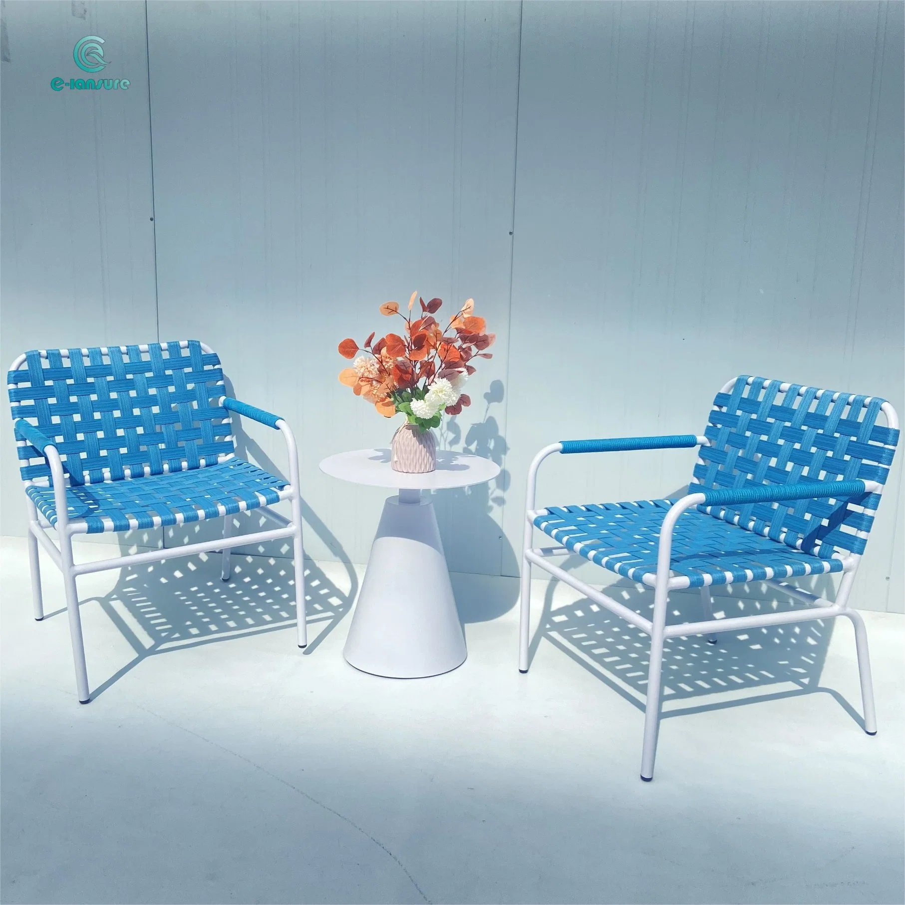 Heißer Verkauf Moderne Garten Couchtisch Set Serie Blue Rope Stuhl mit weißem Couchtisch für Hotel und Haus