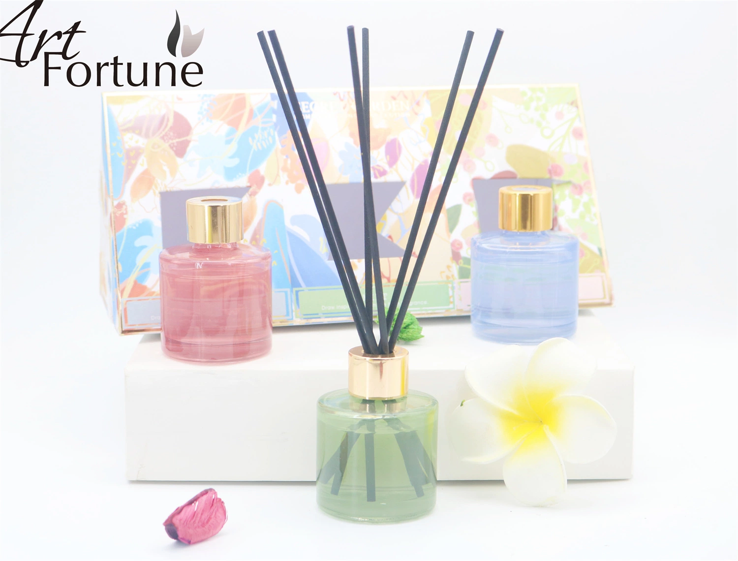 Luxury The Spring and Summer 50ml Oil Diffuser with Rattan Sticks Gift Box for Fresh Air