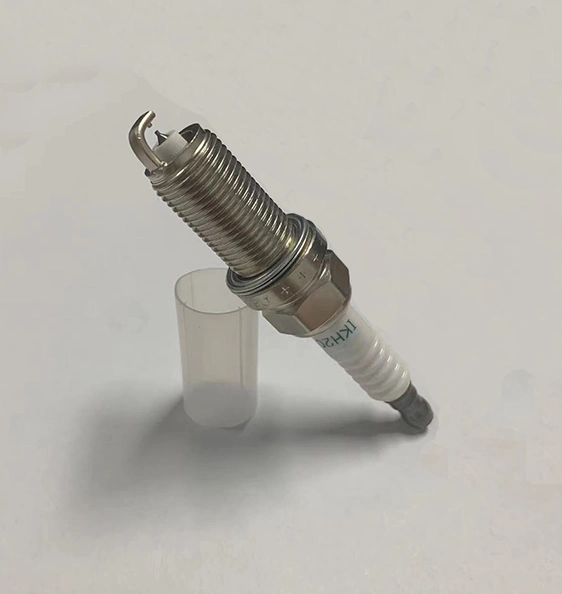 Vente en gros Auto Engine Systems Iridium Spark Plugs Ikh20tt 4704 Auto Vente directe usine de système d'allumage de pièces Ikh20tt