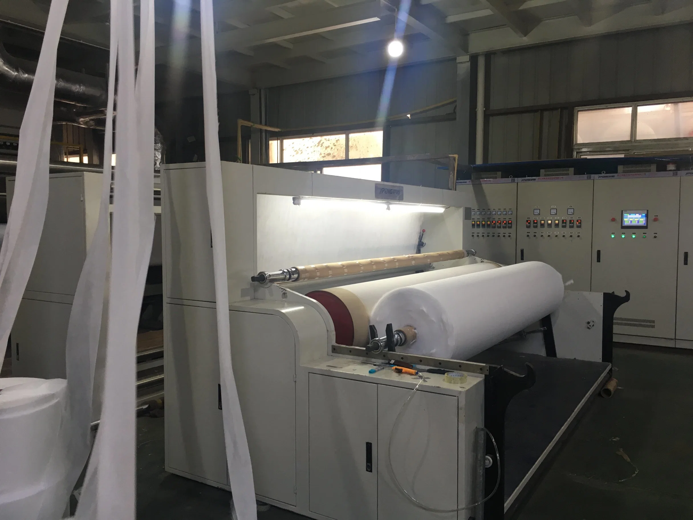 Un rendimiento fiable de la calidad de forma estable Yanpeng Nonwoven Fabric Línea de producción