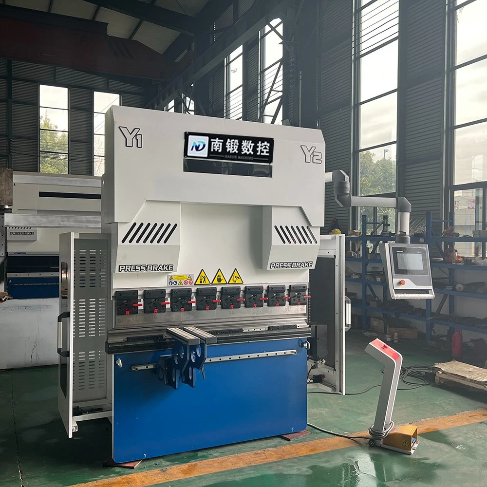 40 Ton/63 Ton/80 Ton/100 Ton/160 Ton CNC Press Brake Machine Hydraulic Panel Bender Mini Sheet Metal Folding Plate Bending with 3pH/ISO/CE/SGS Approved