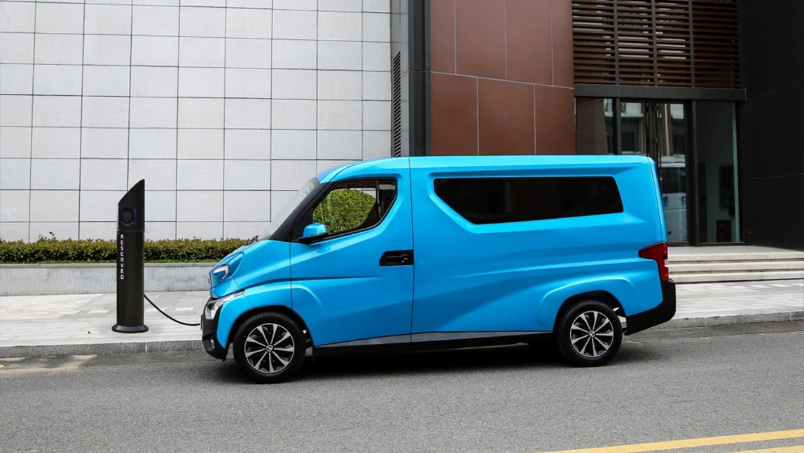 Professional Manufacturer 4 Wheel Comfortable High Speed New Energy Electric Van