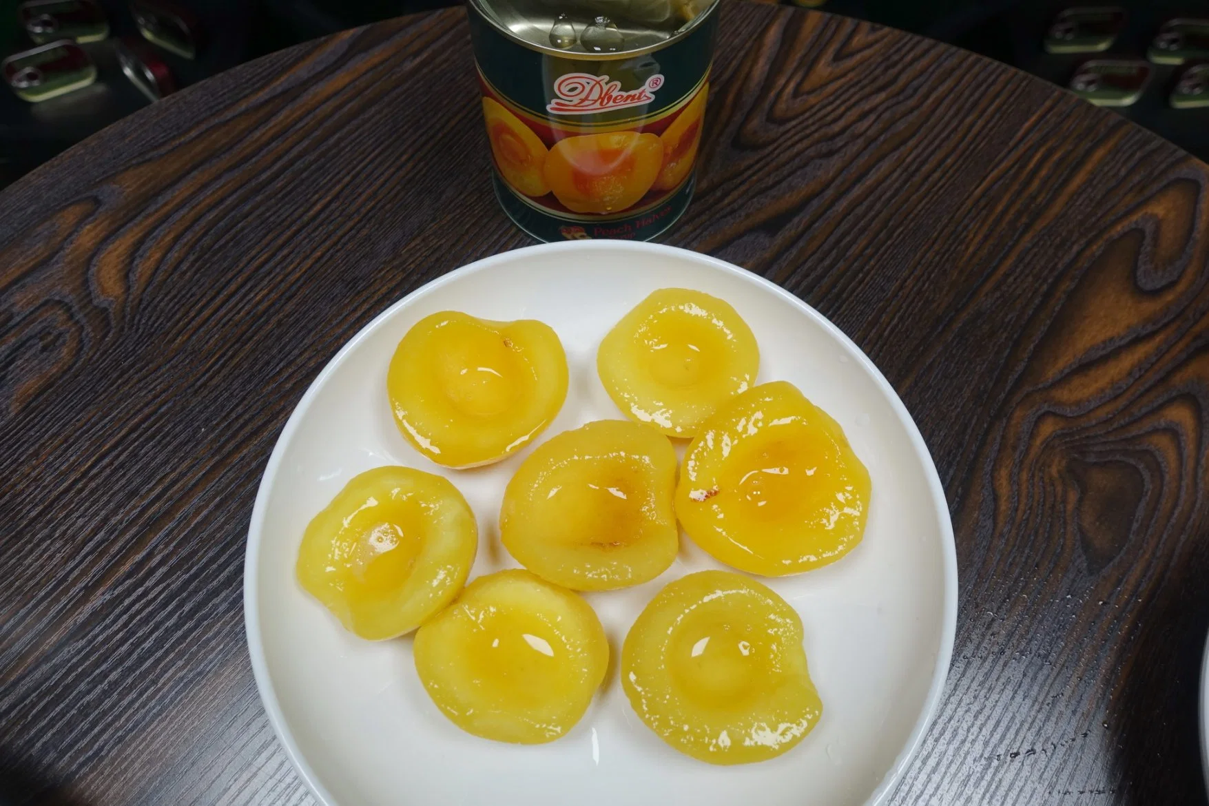 Ready-to-Eat Crispy Canned Yellow Peach Halves in Syrup