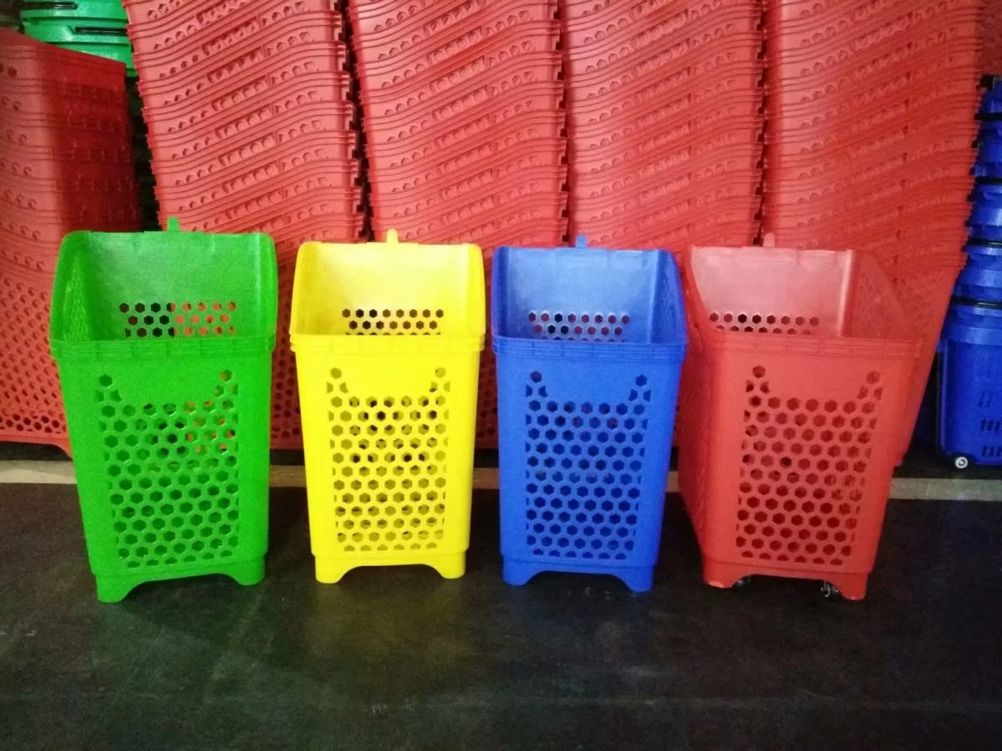 Special-Designed Supermarket Plastic Shopping Trolley Basket Rolling Basket Carts