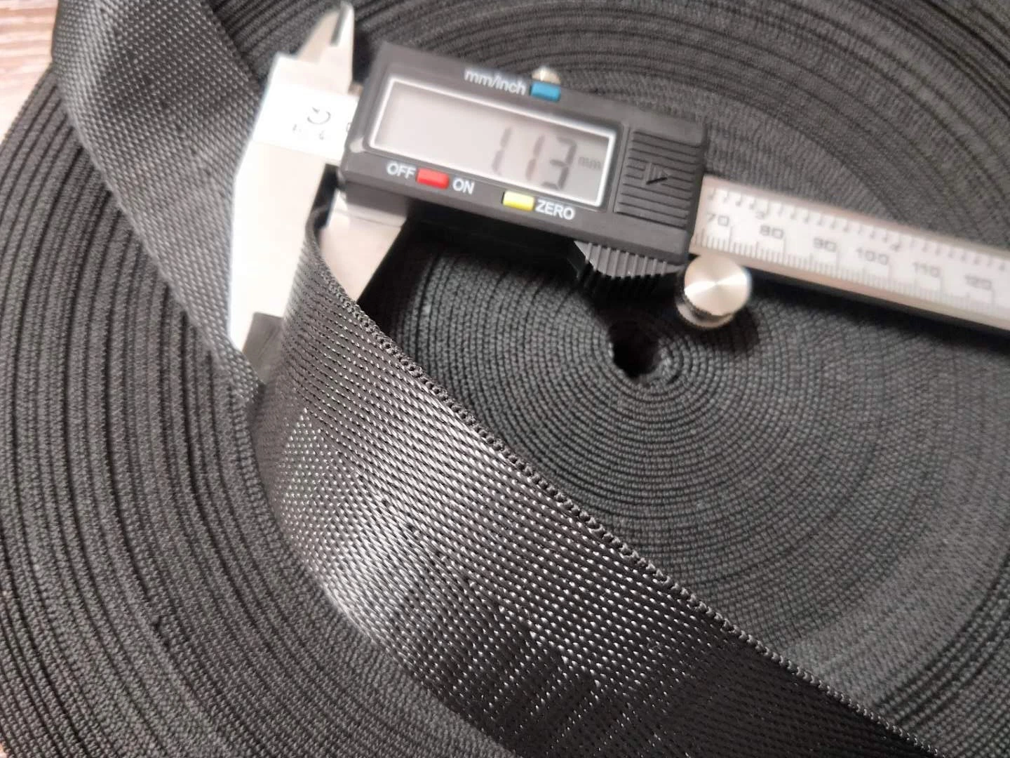 Acciones al por mayor cinta de nylon correa de poliéster cinturón de seguridad para el coche O cinturón de seguridad