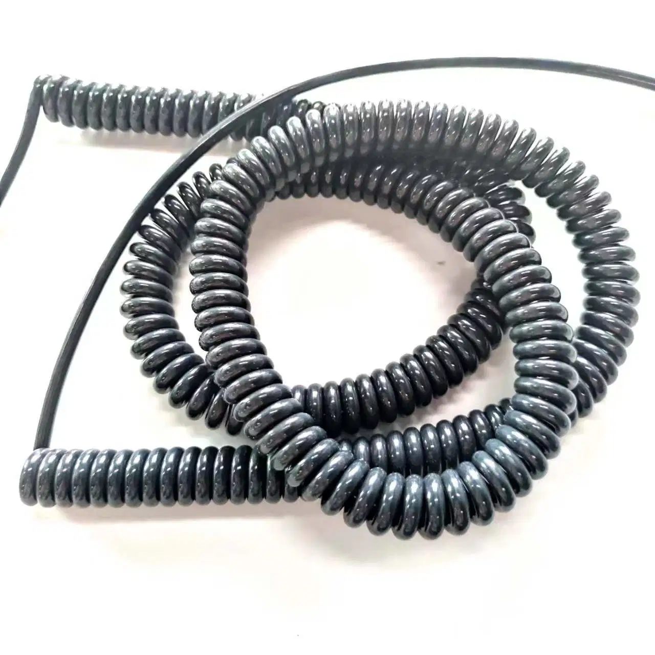 24AWG Flexible PUR TPU Spulenkabel Elektrische einziehbare Kabel Spiralkabel Mit Locken