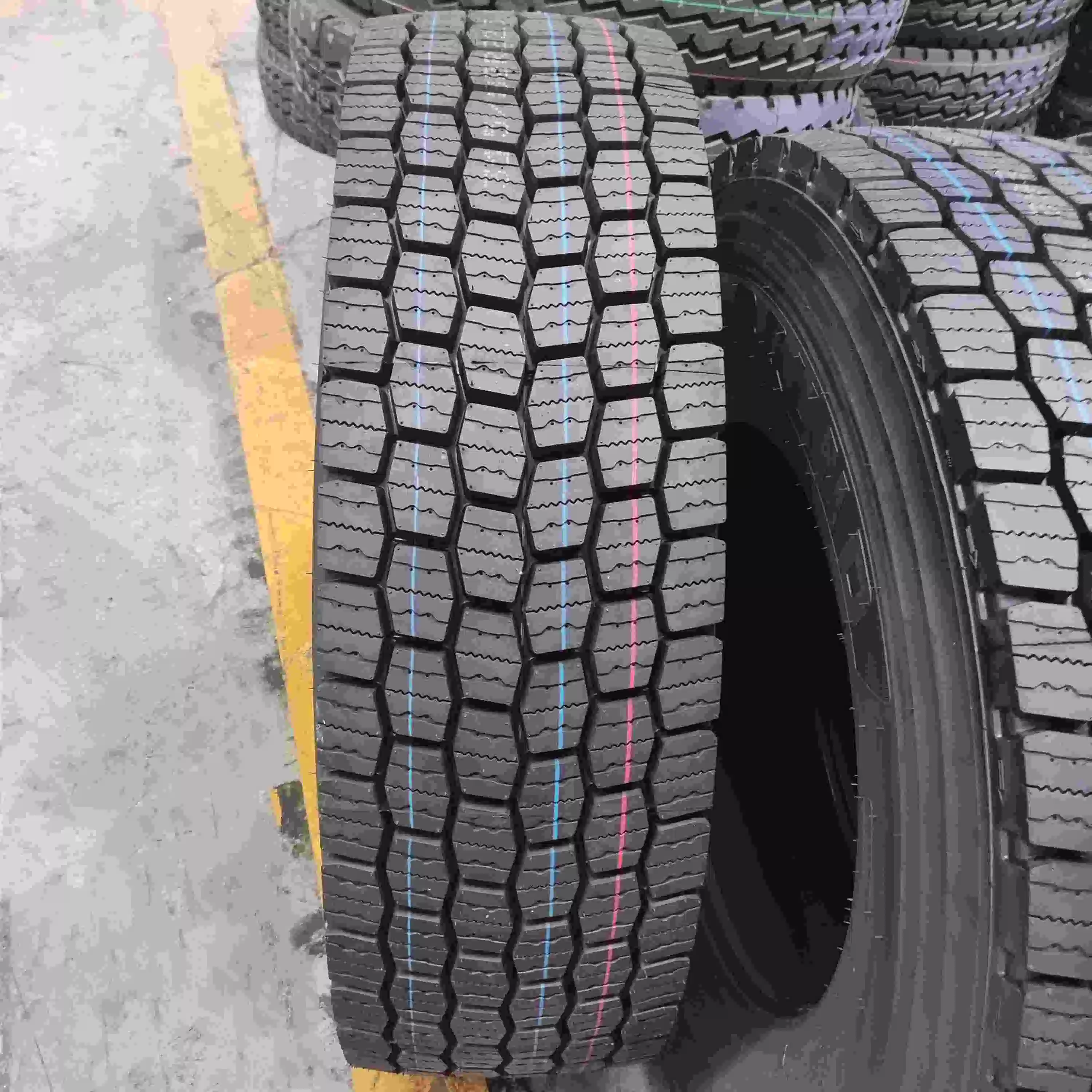 Шины 295/315/385/65/75/80r22.5 Best Radial Truck Tires (Лучшие радиальные шины для грузовых автомобилей) шины для прицепов из Китая