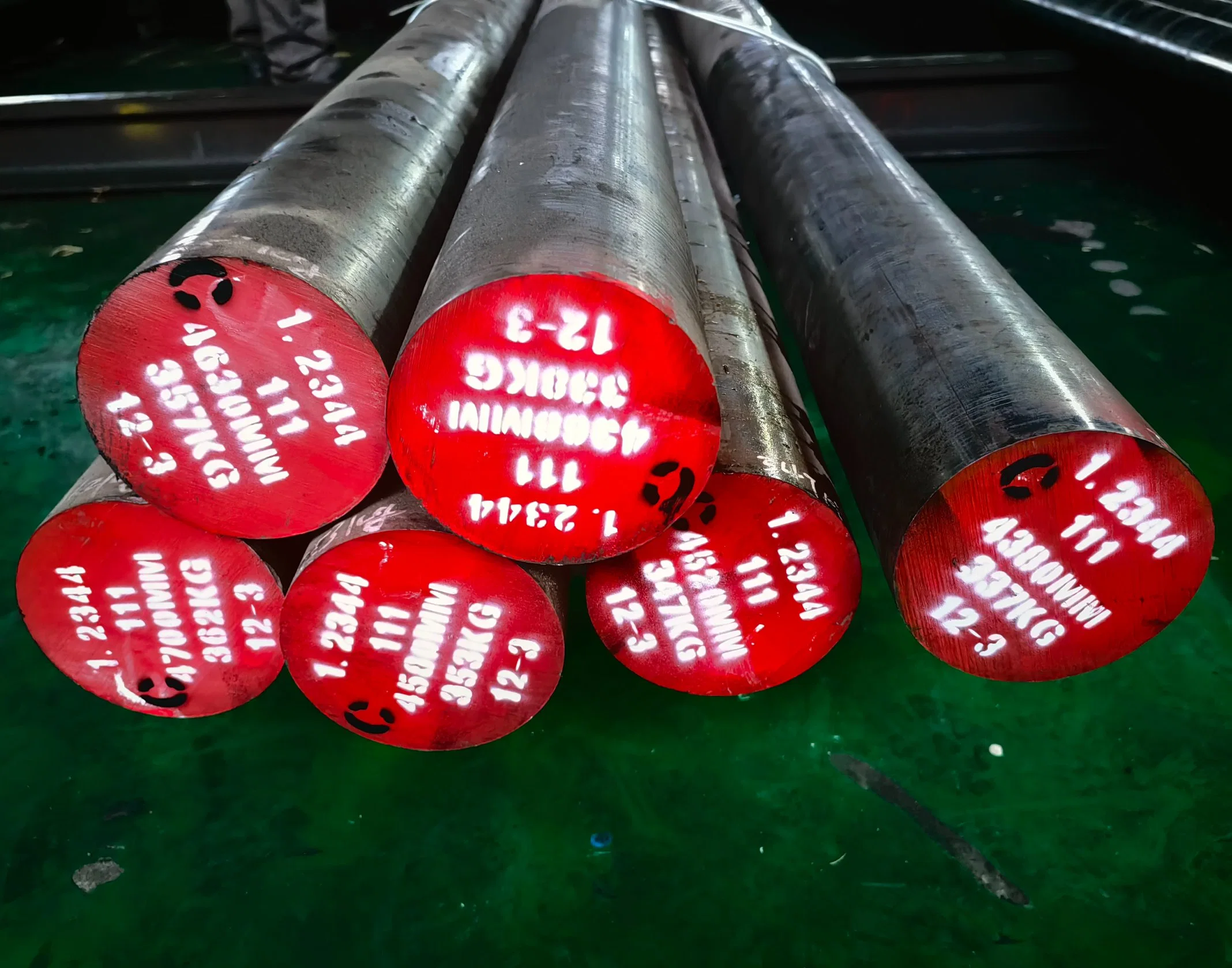 H13 1.2344 SKD61 Special Alloy Tool Steel Bar and Steel Plate