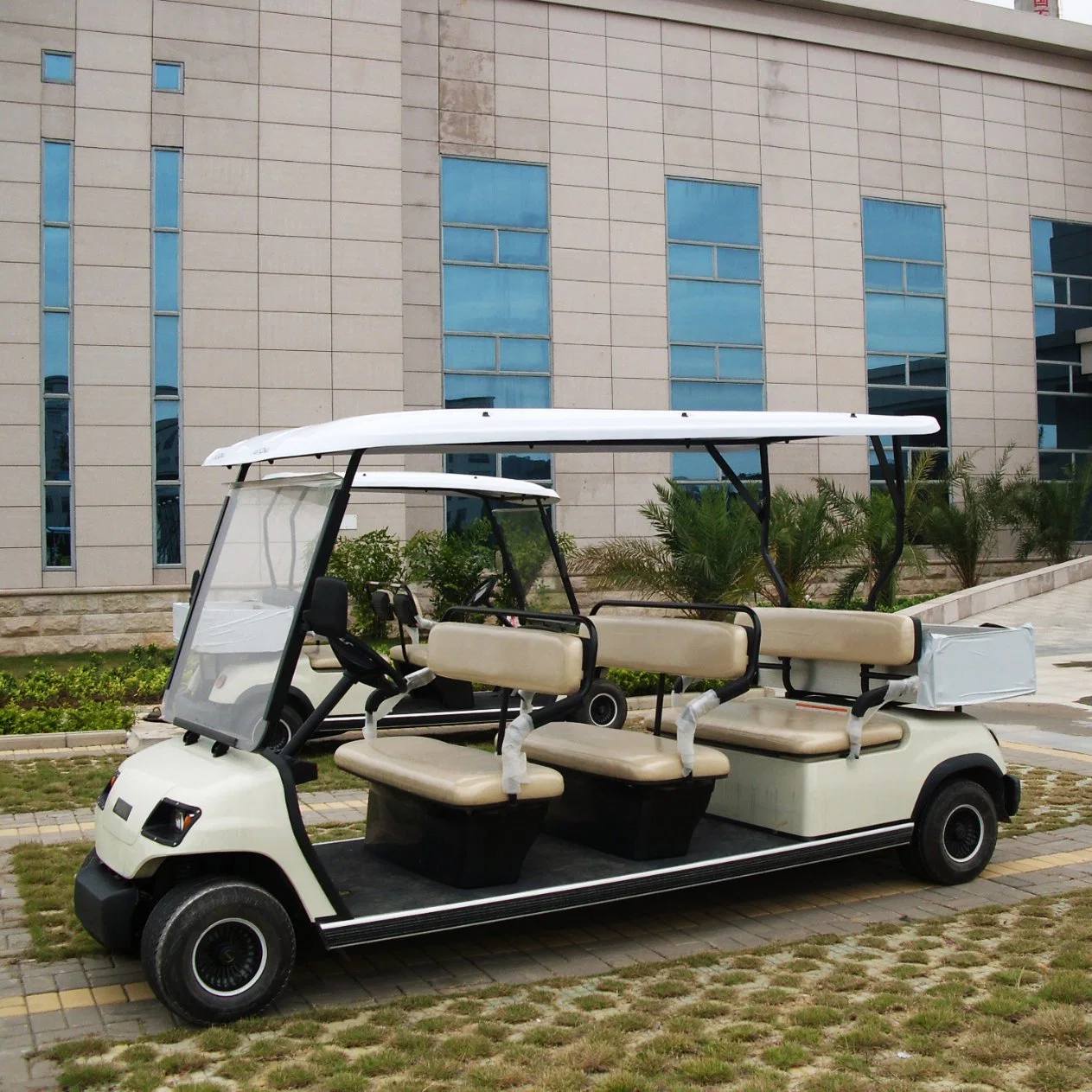 Strong Power Lithium Battery Comfortable Leather Seat 11 Seaters Electric Sightseeing Car (LT-A8)