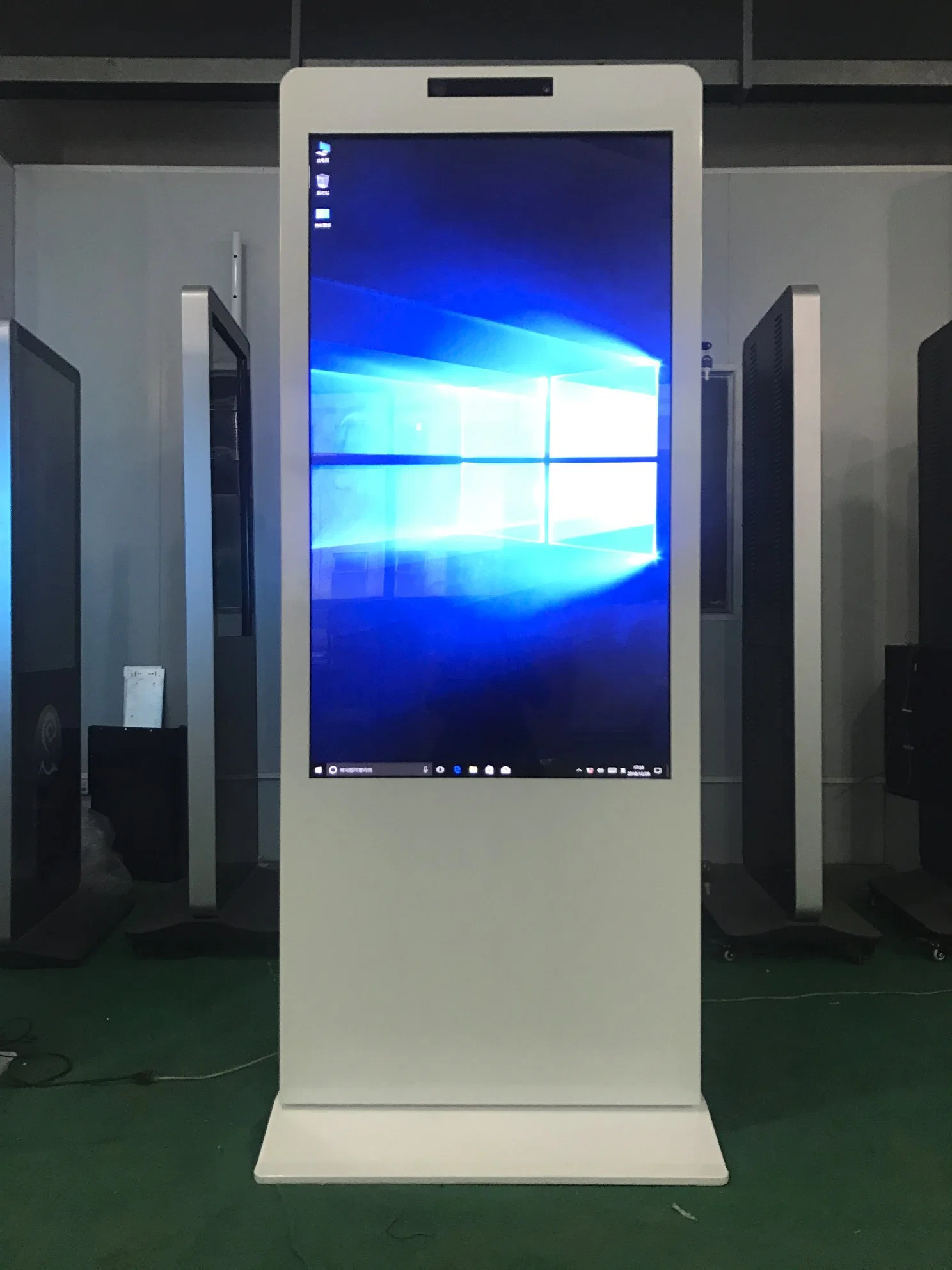 50 Inch Floor Standing Dual Screen Windows Iot Outdoor Digital Display Signage for Shopping Mall