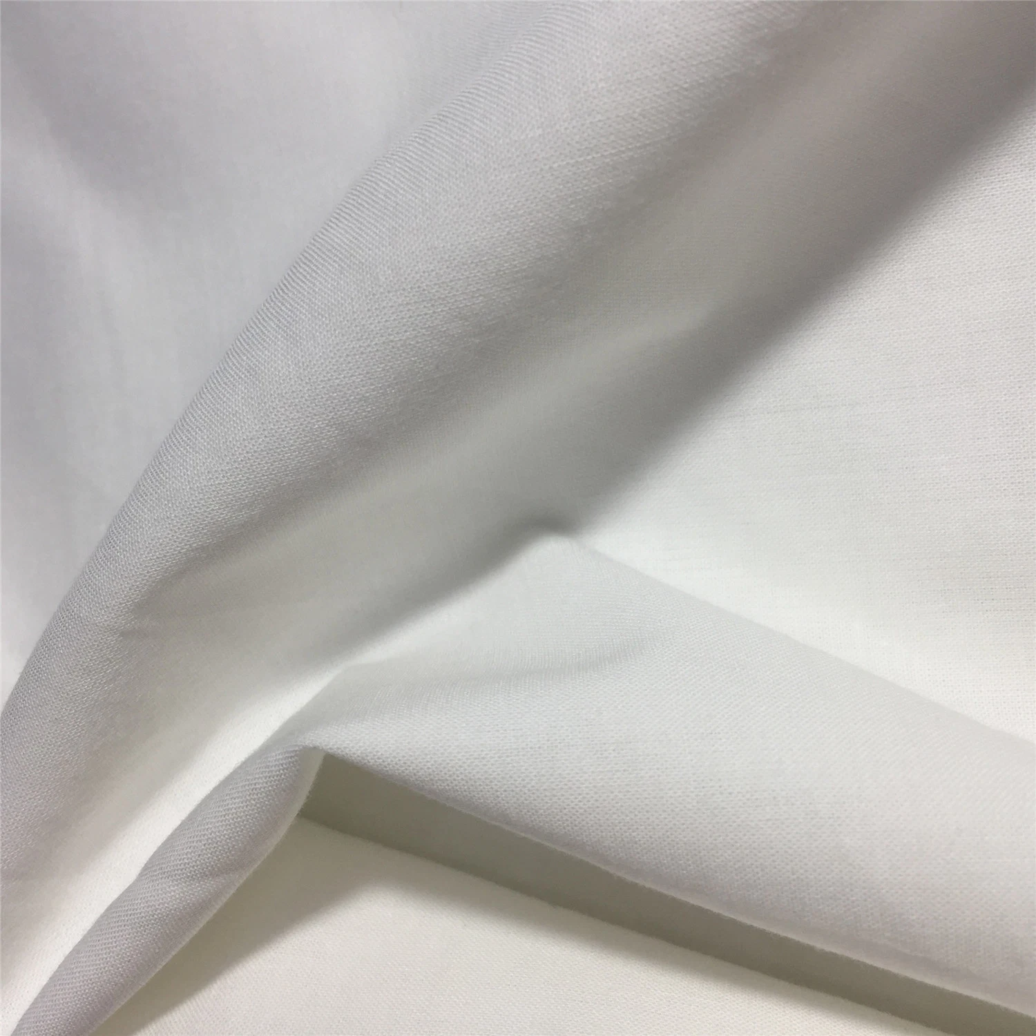 C 60s 90X88 75GSM Airjet Woven Combed Yarn Thin Soft Handfeeling Semi Bleach Pfp Poplin Cotton Fabric for Voile Muslin Scarf Turban