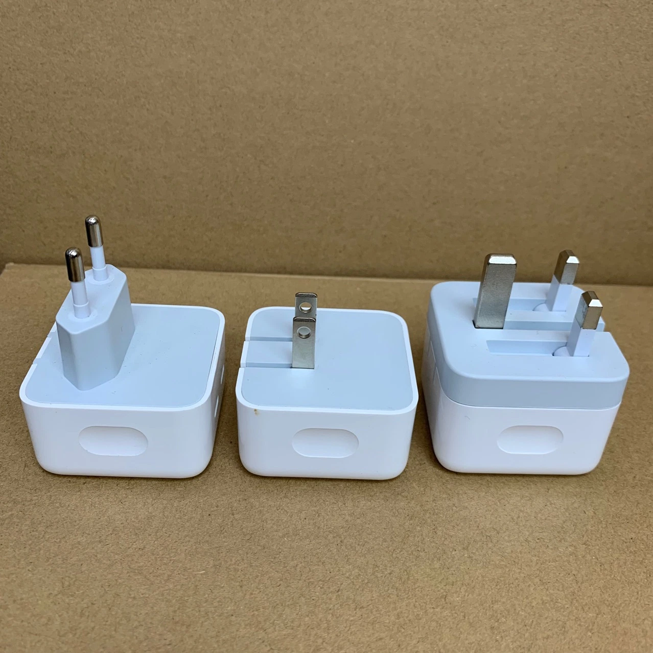 Wholesale/Supplier Mobile Phone Fast Charger A2347 3 Pins UK Plug 35W Dual USB-C+C Port Power Adapter for iPhone14 PRO Max