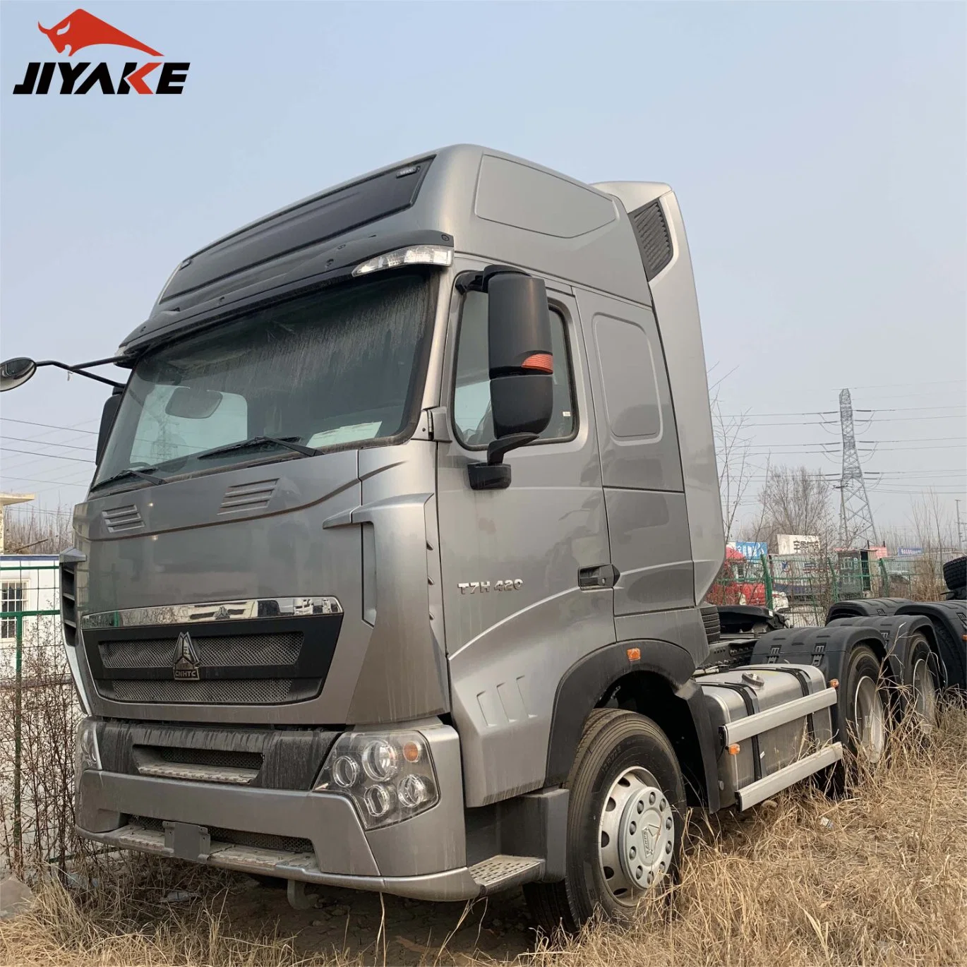 Jiyake Hot Sale Sinotruk HOWO 6X2 Tractor Truck 336HP Tipper Dump Truck Heavy Tractor Head Truck Made in China