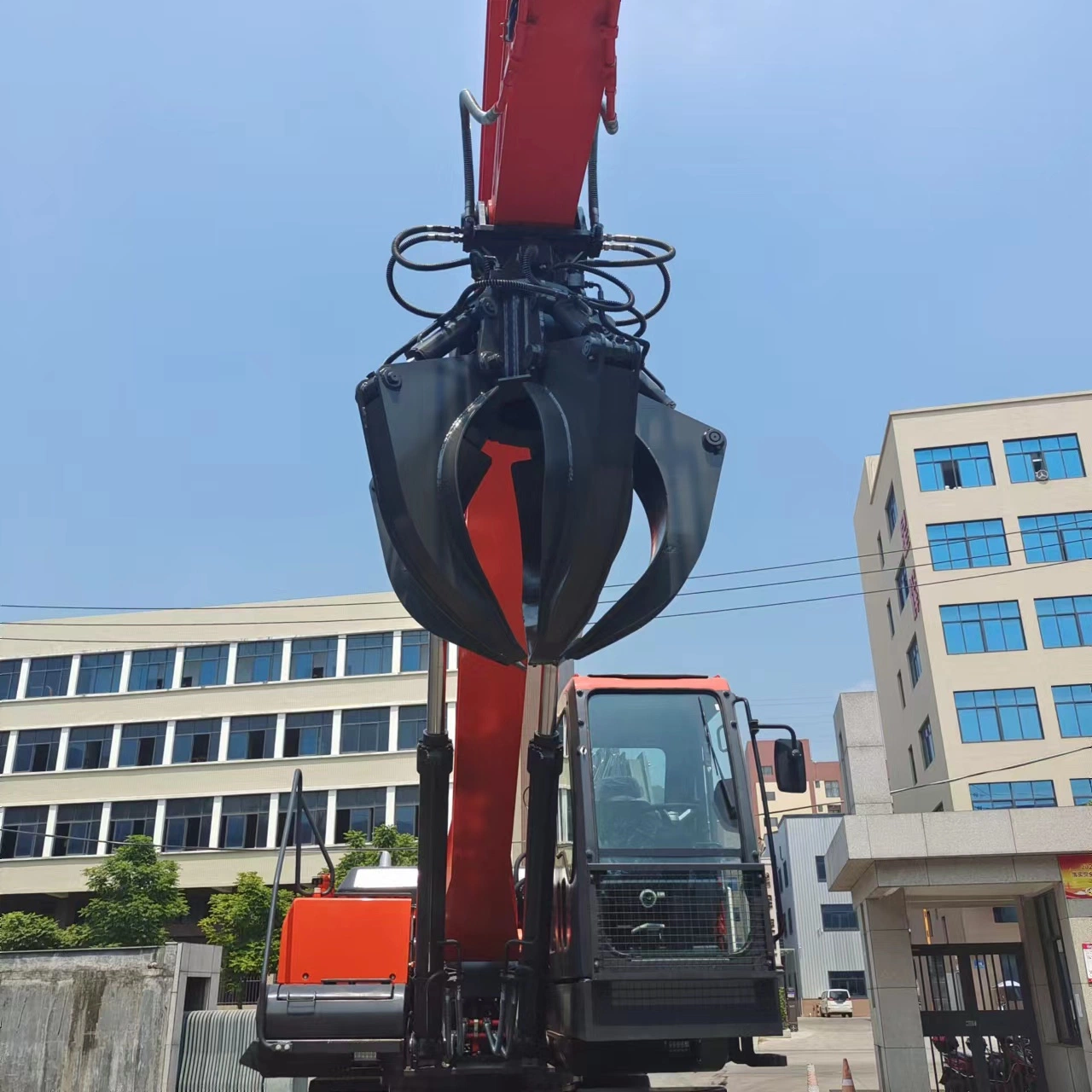 Mecánica móvil Grúa Grab Chatarra de levantar la máquina excavadora de ruedas chatarra en el Junkyard