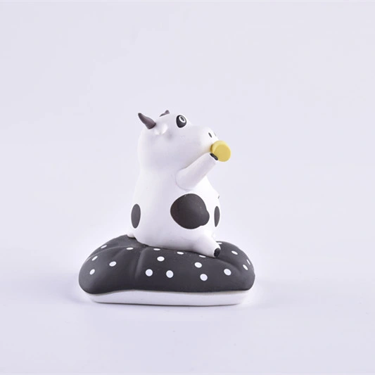 Decoração moderna pequenas jóias Miniatura de plástico pequenos brinquedos de vaca Mini Vaca Plástico Figurine