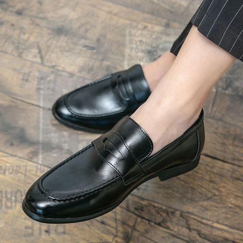 Chaussures habillées en cuir véritable pour hommes, faites à la main, style décontracté, pour affaires, banquet et mariage.