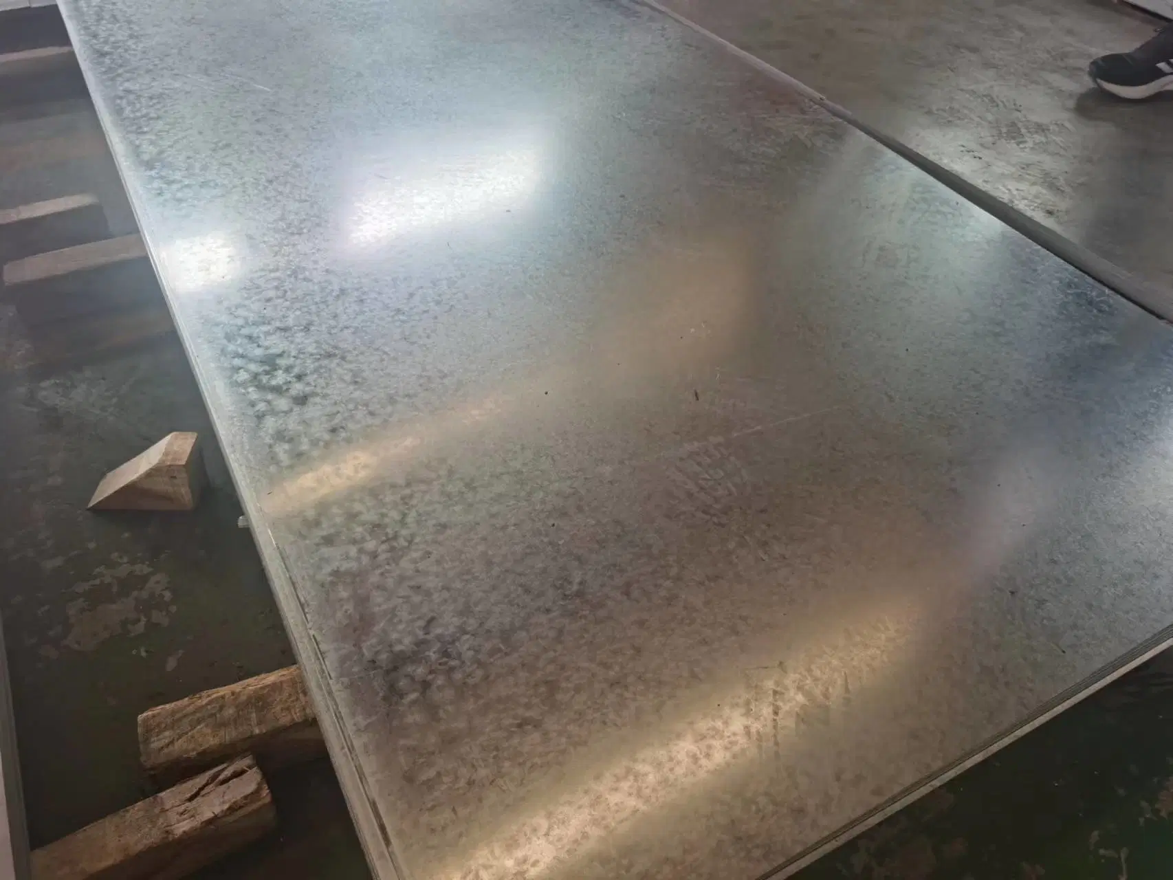 Precios bajos de fábrica la lámina de acero galvanizado en caliente SGCC ASTM DX52D de la hoja de acero galvanizado