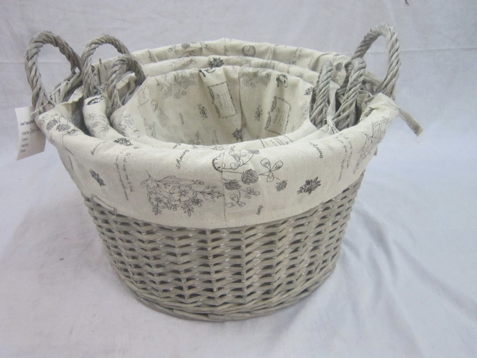 Christmas Decoration Set 3 Wicker Basket with Liner in Natural Color