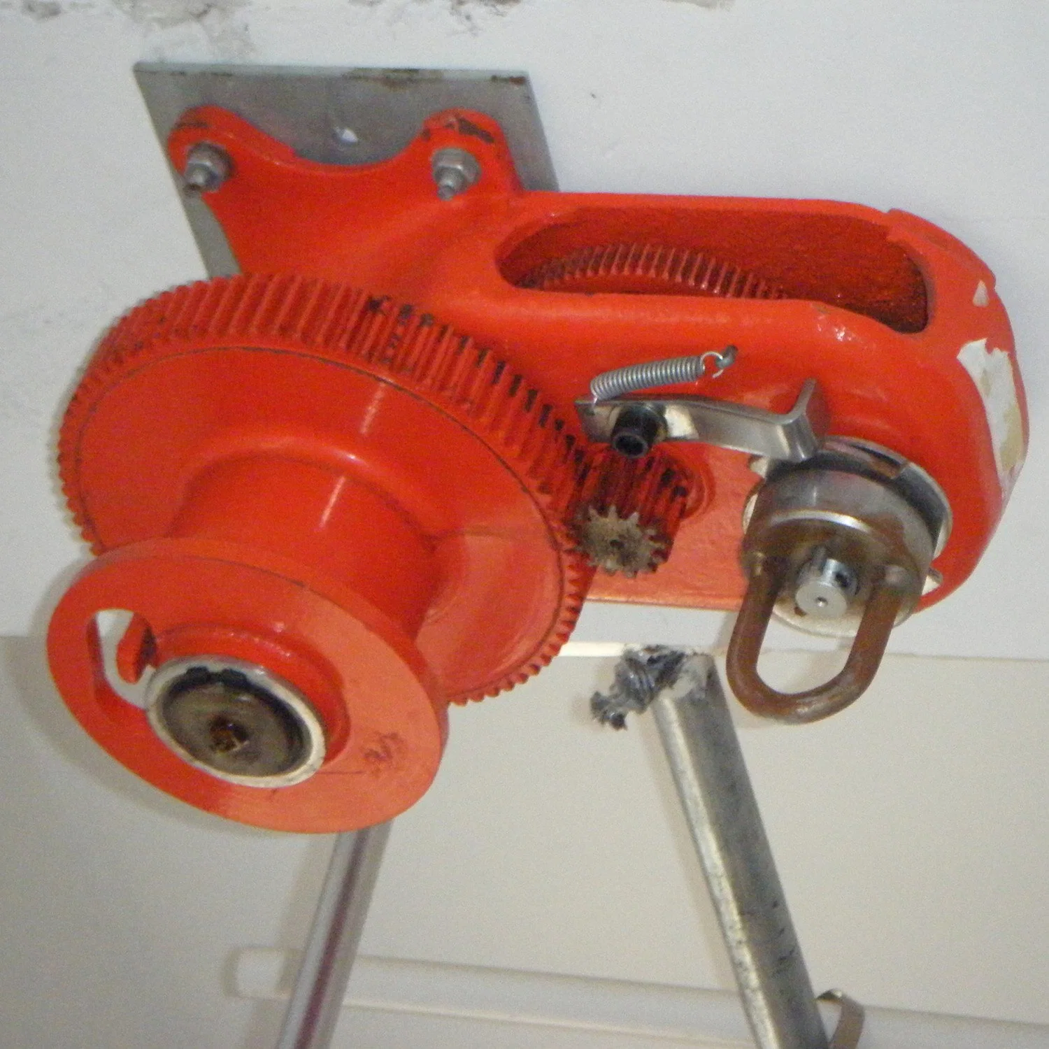 Pan Feeding Nipple Drinking Line Winch with Top Quality From China