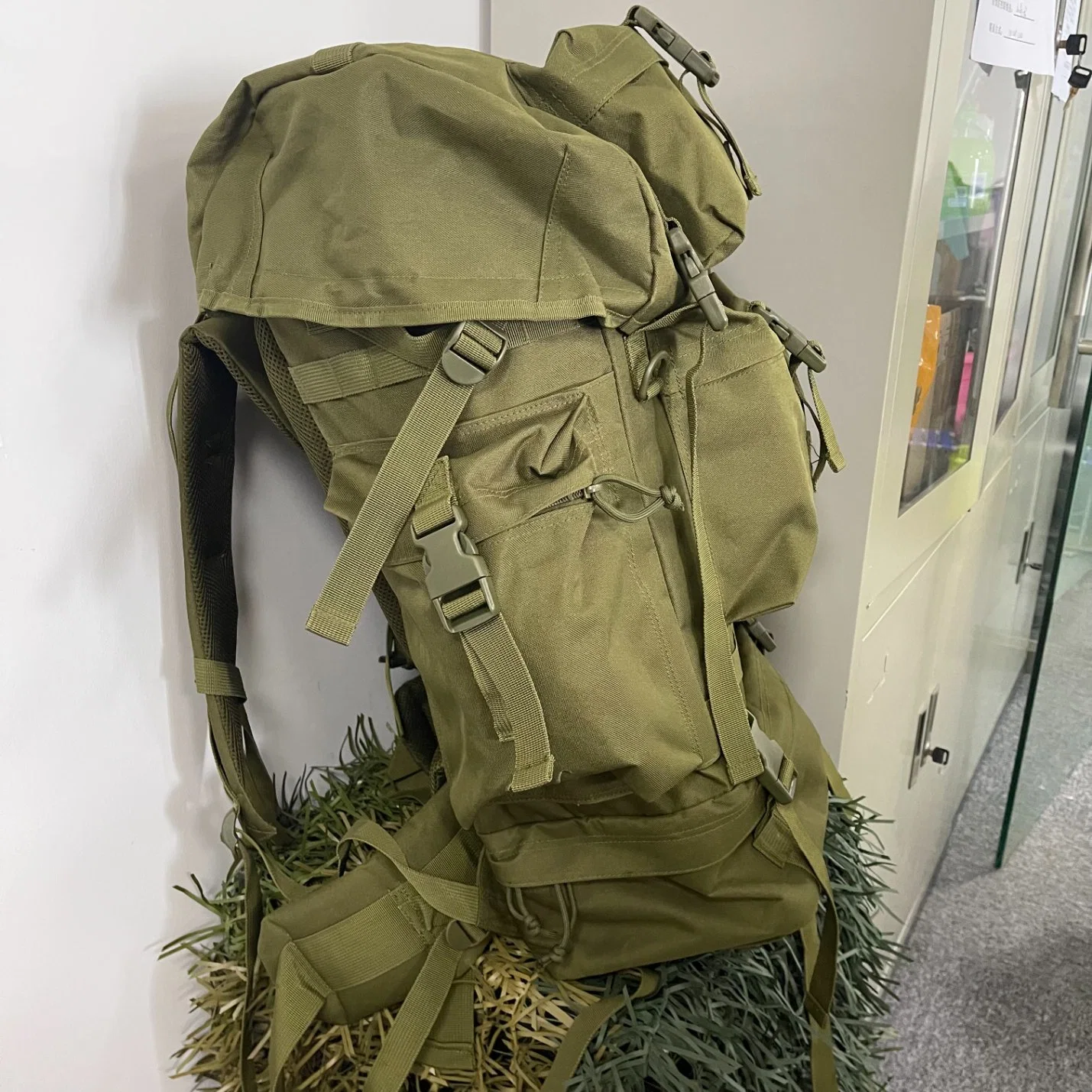 65L Instocks Military Army 900d Polyester Oxford Aluminum Flame Backpack Rucksack