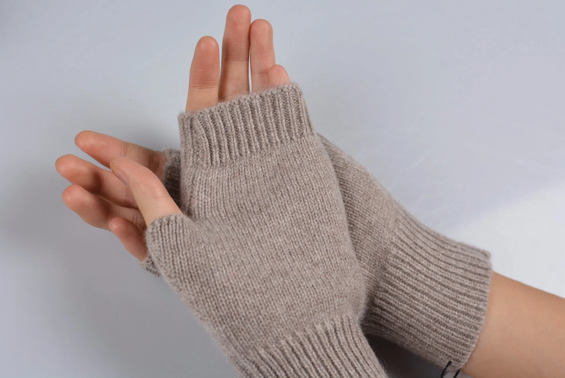 Women&prime; S 100% Cashmere Knitted Warm Fingerless Mittens