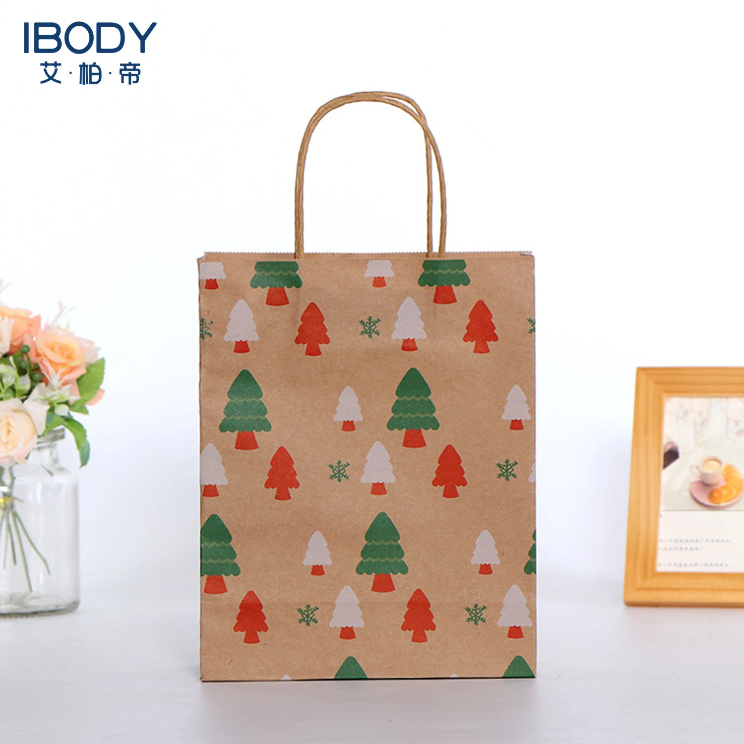 Papel Kraft férias de Natal que brilham no Dom The-Dark definido com o exclusivo que brilham no The-Dark Holiday Design &amp; Design presente de Natal Bolsas