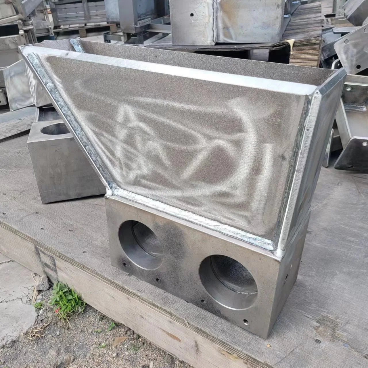 Custom Fabrication CNC Cutting Punching Bending Welding Sheet Metal Parts