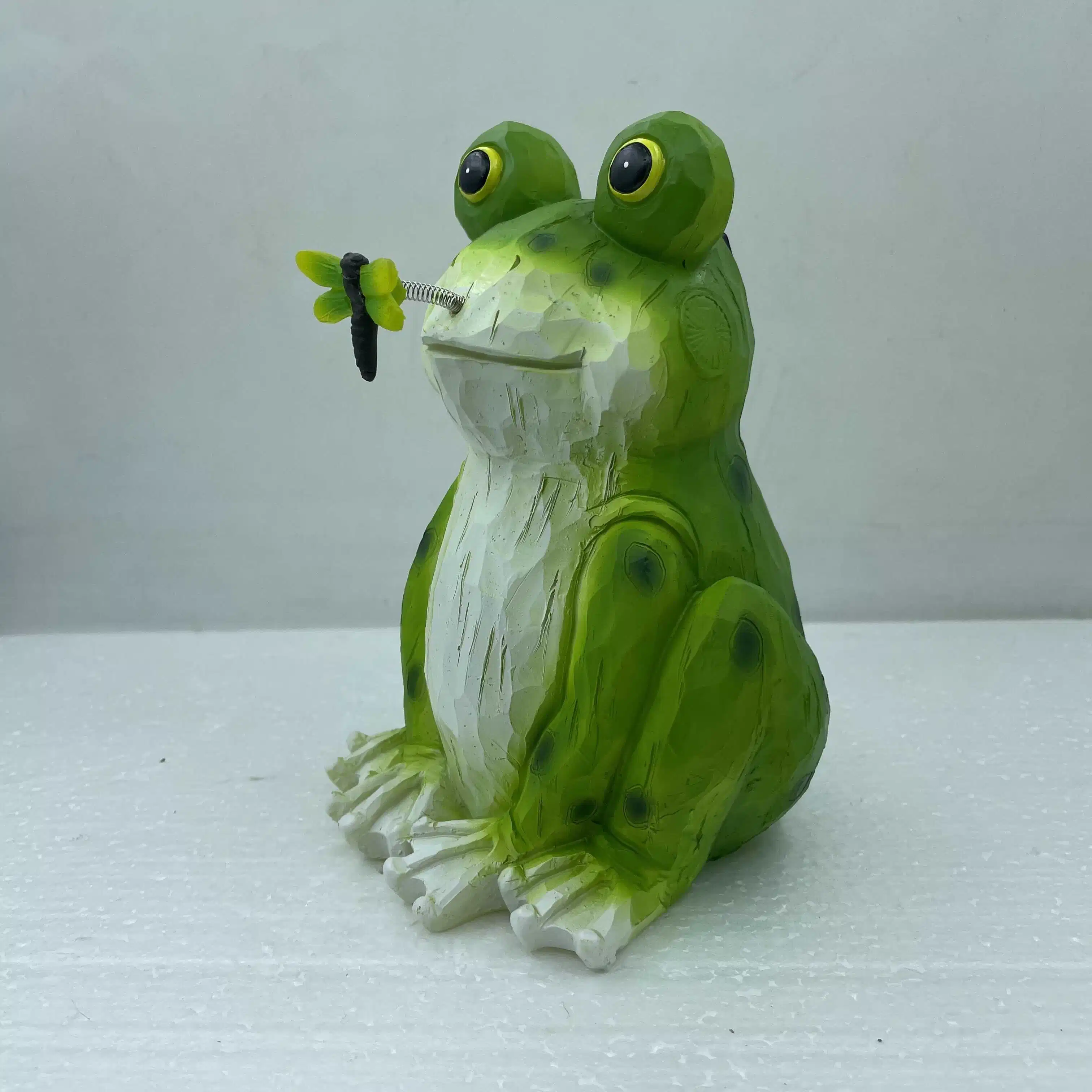 Garden Ornaments LED Light Animal Sculpture Frog Solar Garden Light Outdoor Lights Garden Sculpture Resin Crafts