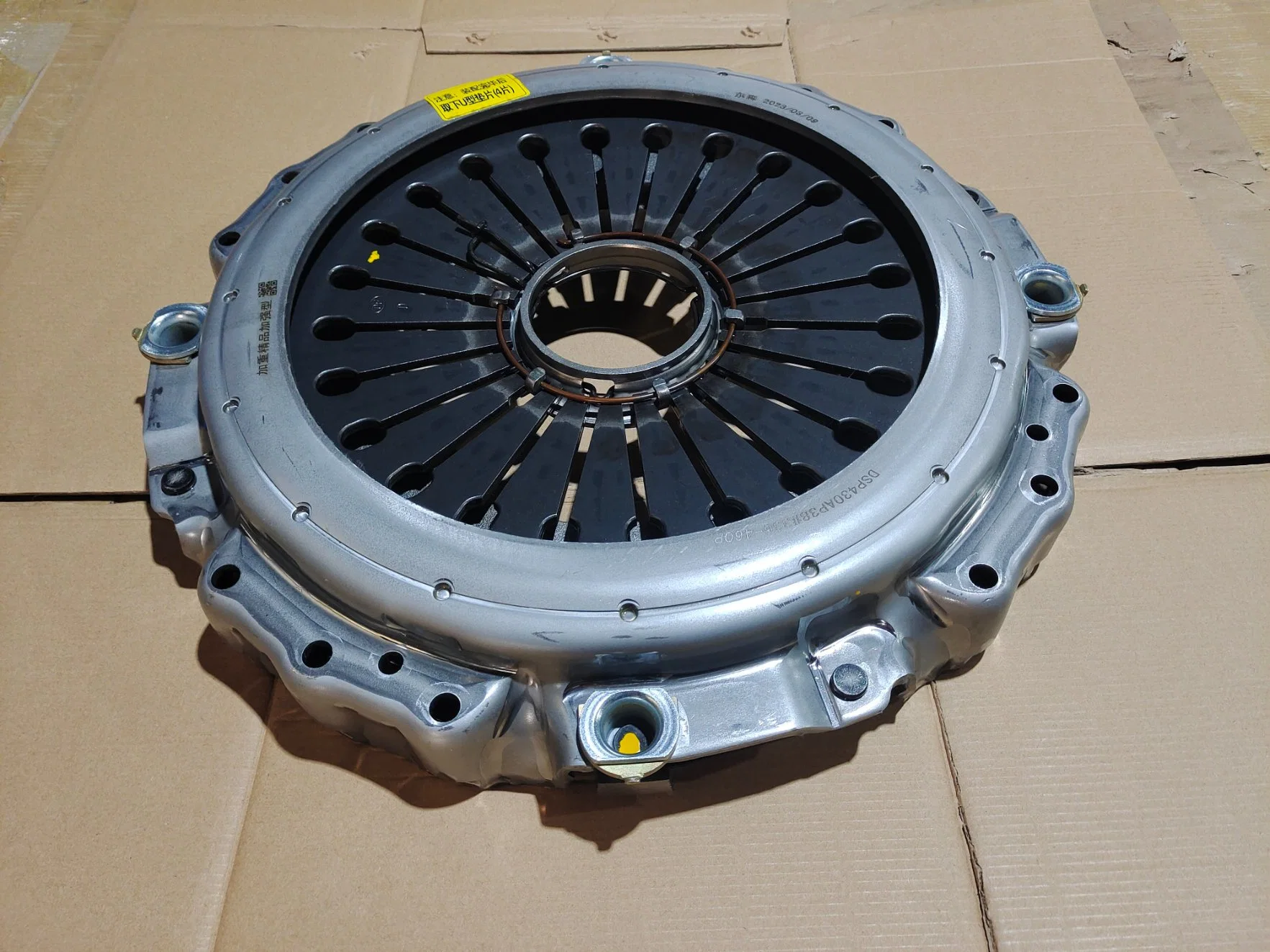 Heavy Truck Transmission Spare Parts Clutch Plate Clutch Disc for FAW HOWO Shacman Sinotruck FAW Foton Dongfeng Withwg9525160013