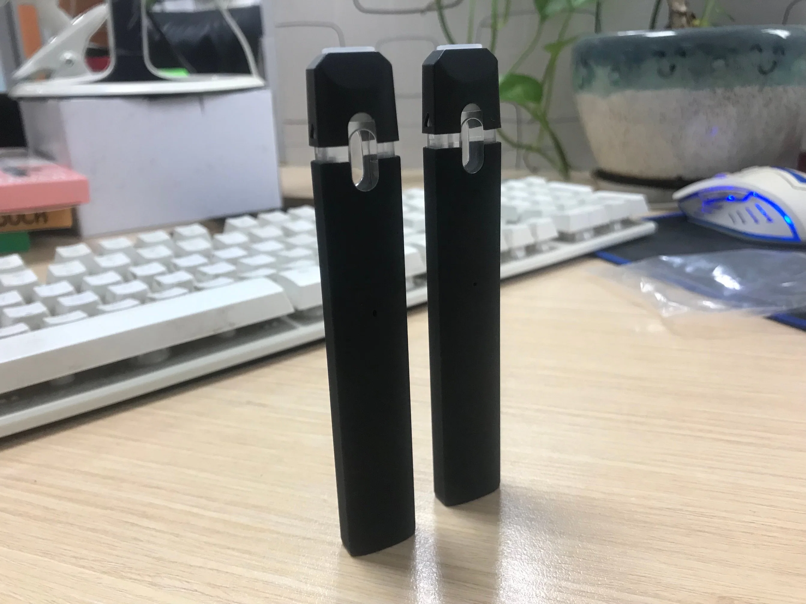 Mini Vape Ecig Pen 1 ml de la bobine de maillage de la Chine Fournisseur d'usine de gros 1ml 0.5ml rechargeable rechargeable de l'huile épaisse Vape stylo jetable