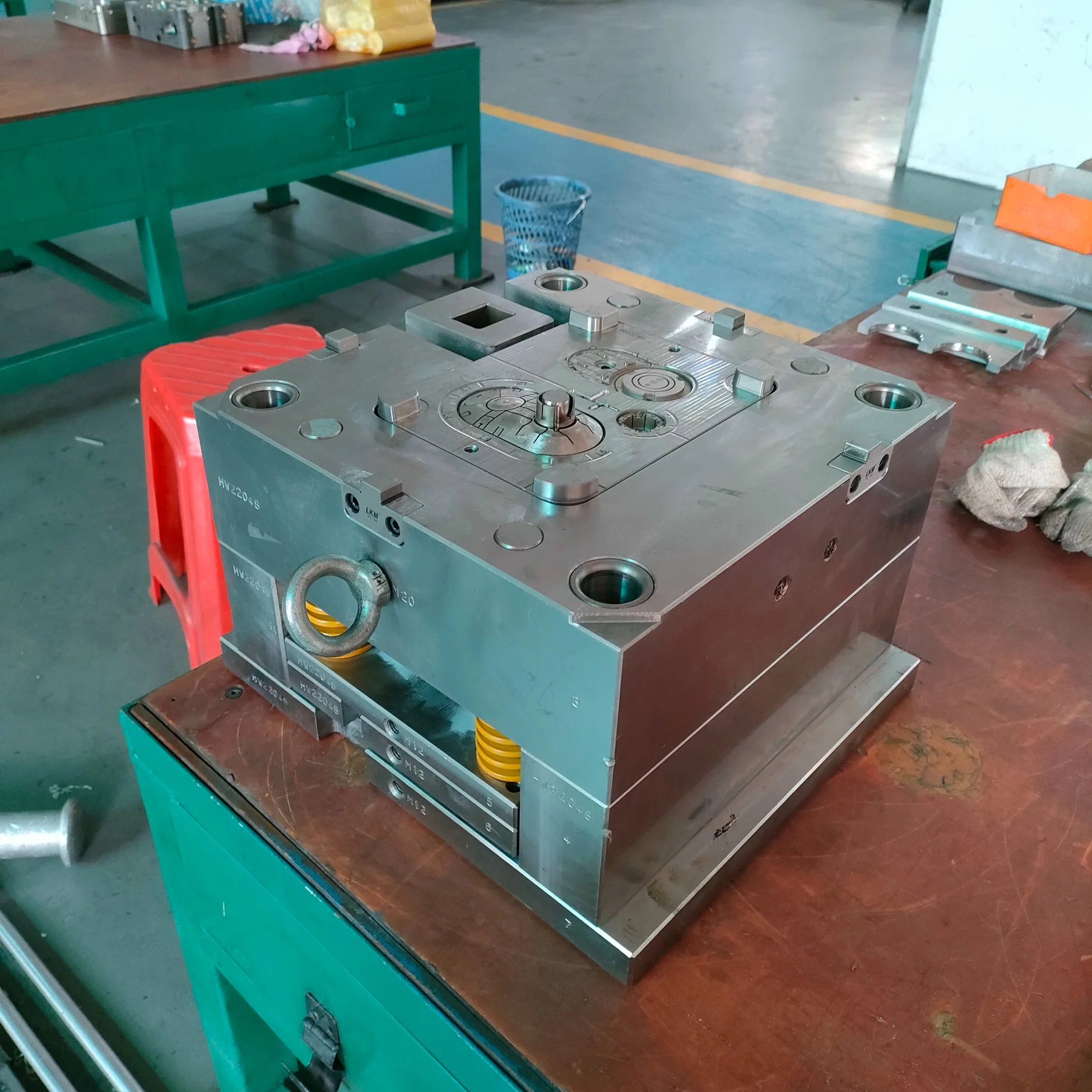 Plastic Manufacturing 2 Cavity ABS Cover Injection Mould