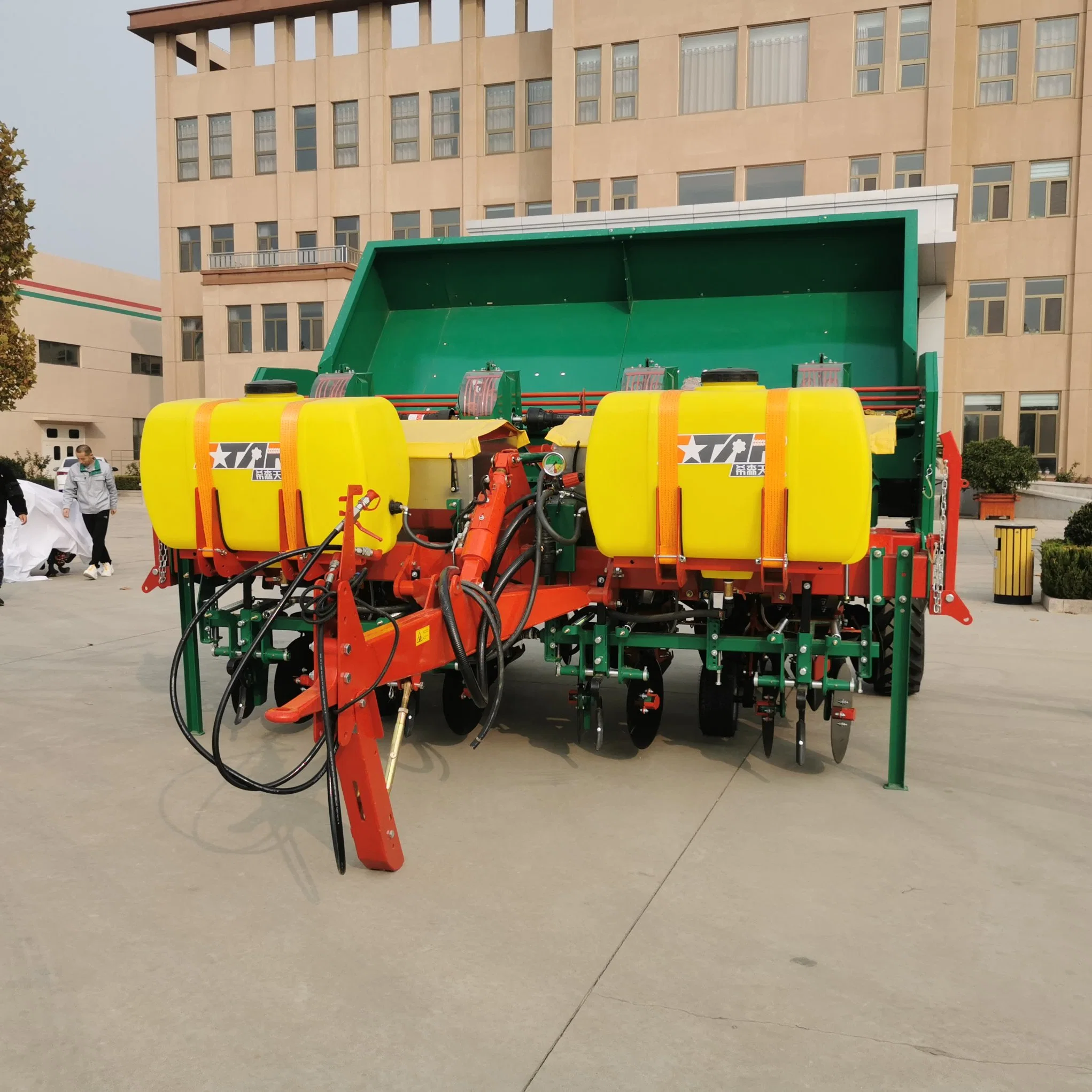 Large Area Mechanized Potato Seeder Machine Big High Efficiency Potato Precision Planter