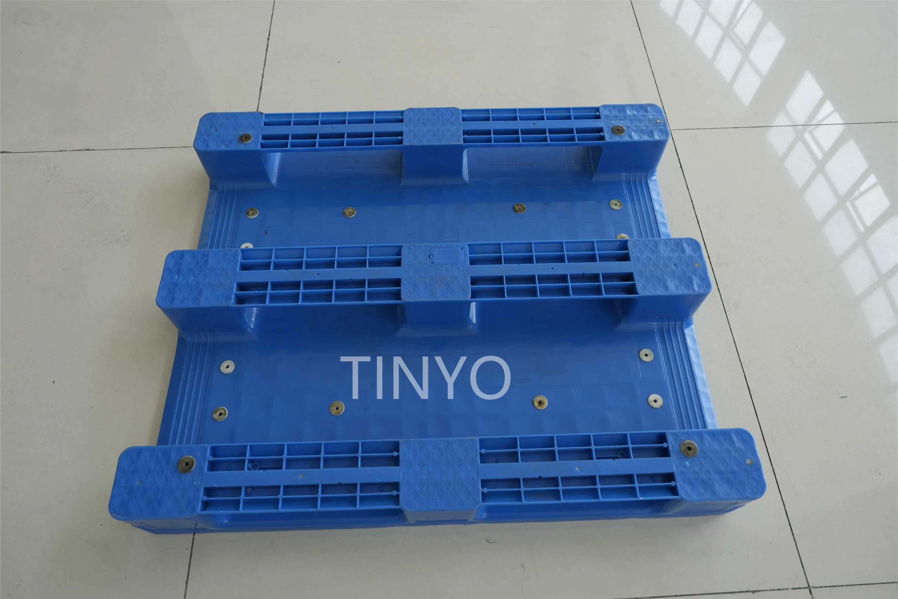 Warehouse Storage Single Face Euro Storage Recycle PVC Plastic Pallets for Logistics