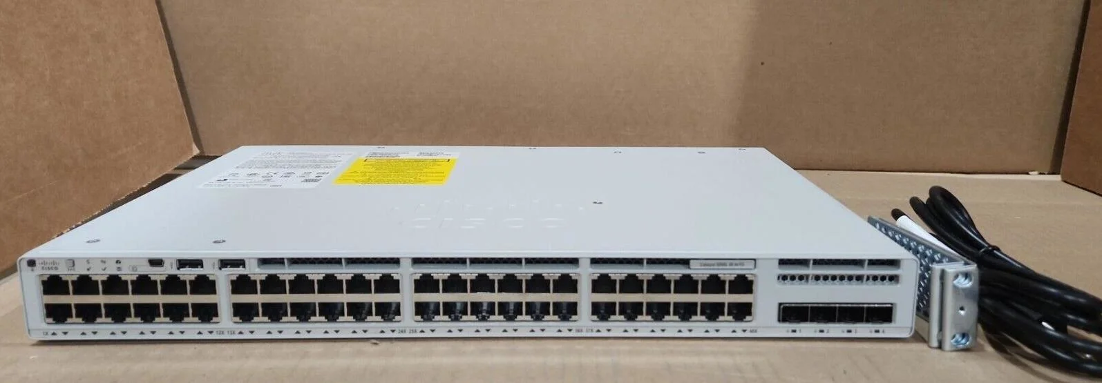 Cisco Catalyst 9200L - Network Essentials - Switch - 48 Ports-Ethernet Switch