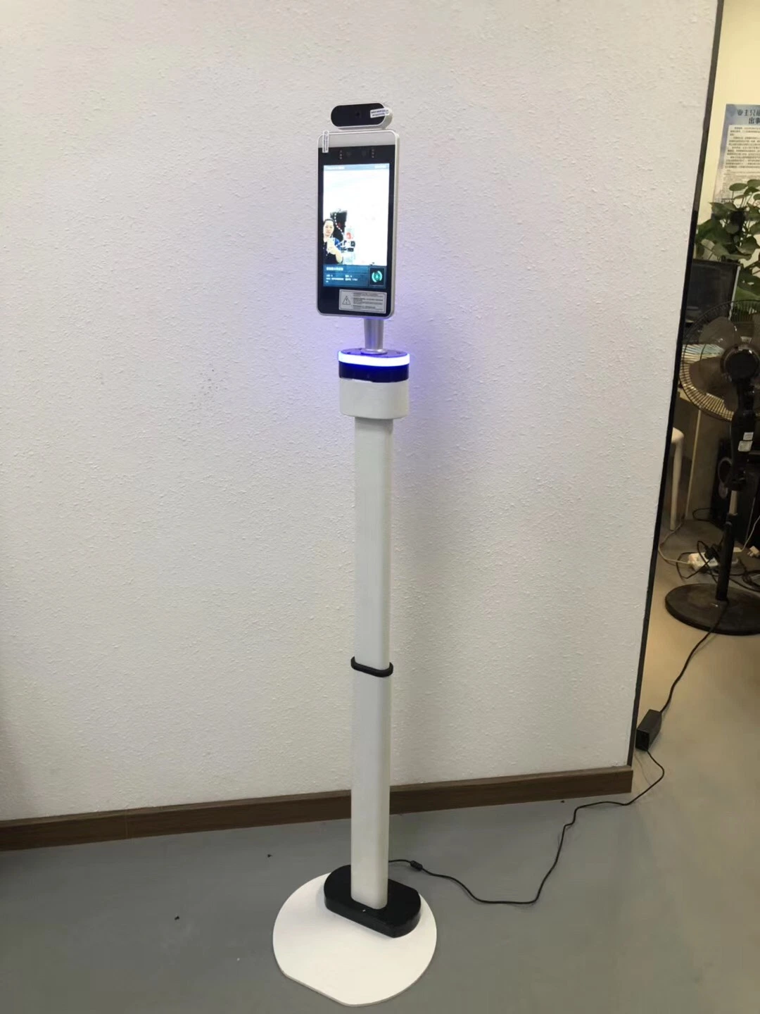 Adjustable Height Vertical Stand 8 Inch Screen Device with Dynamic Face Recognition and Infrared Thermal Imaging IP Camera for Access Control System Scanner