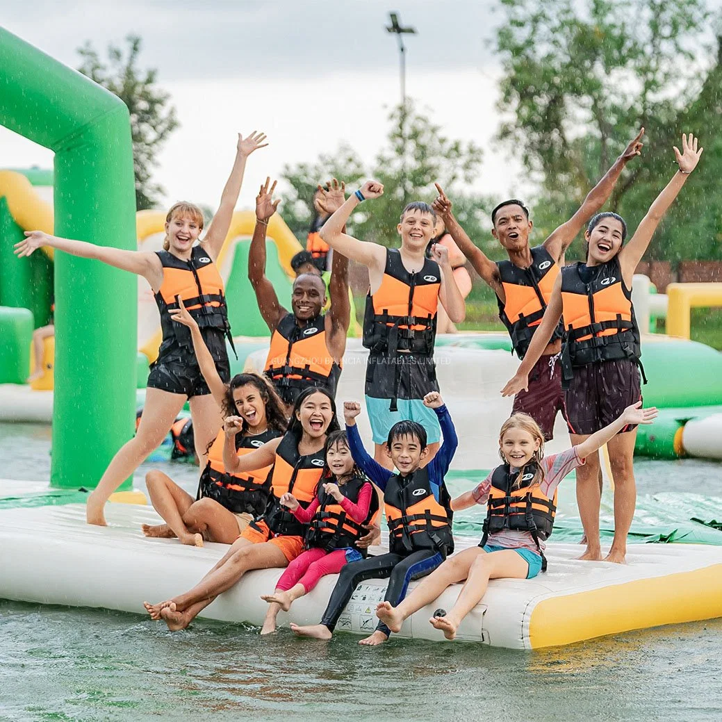 Bouncia Aufblasbarer Wasserpark zum Verkauf Wasserspielplatz Aqua Unterhaltung Park für kommerzielle Nutzung