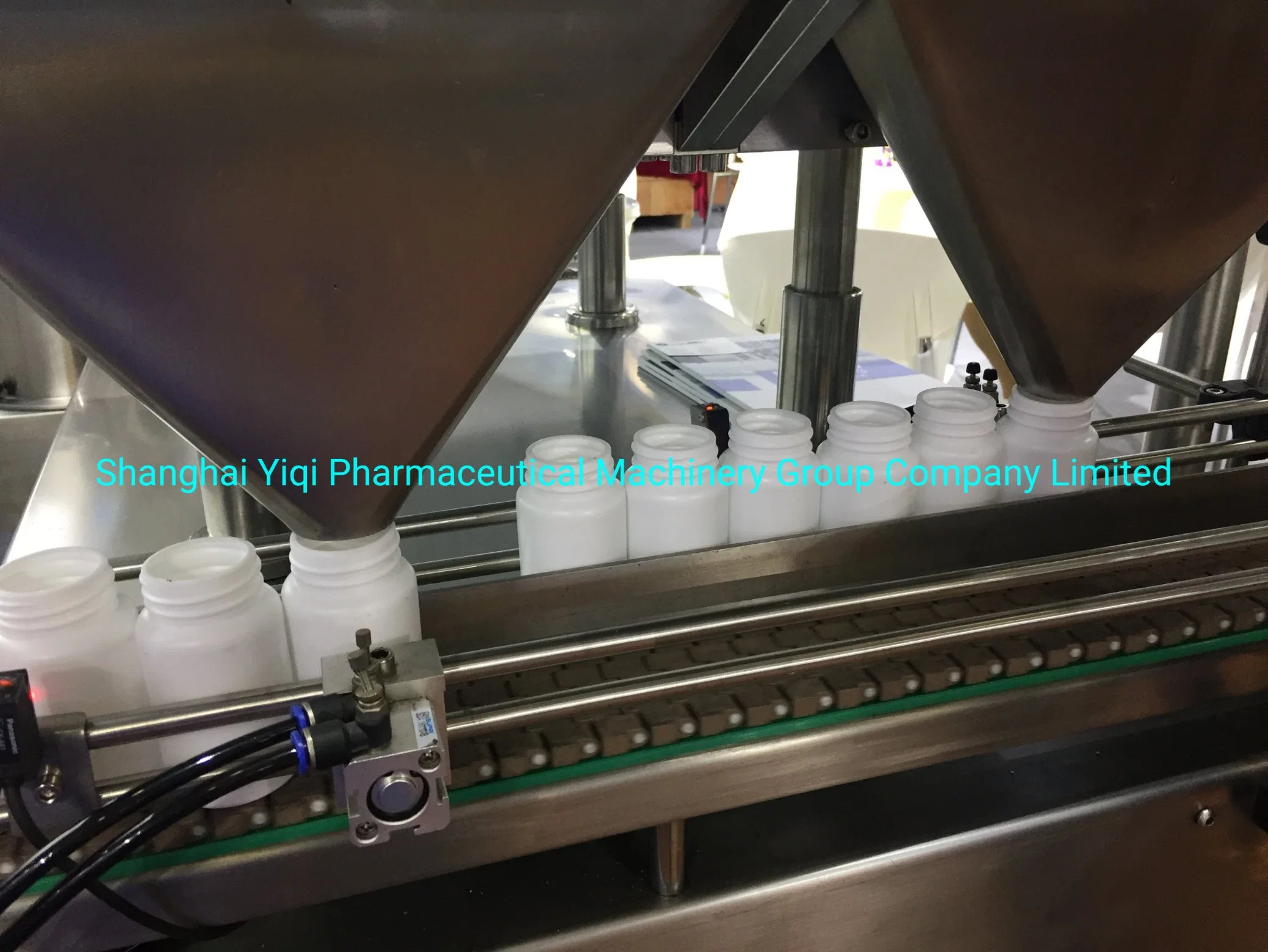 Automatic Pharmaceutical Tablet or Capsule Counting Bottle / Jar/ Can Filling Machine Packaging Machine