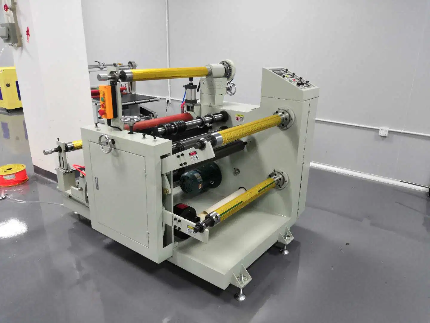 Automatic Meltblown Slitting and Rewinding Machine Non Woven Thermal Paper Roll Slitter Rewinder Machine for Fabric film Rewind