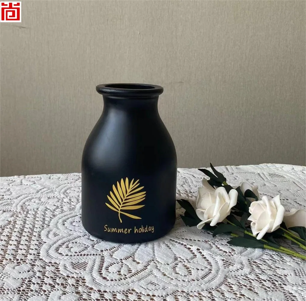 Elegant Black Golden Design Glass Flower Vase