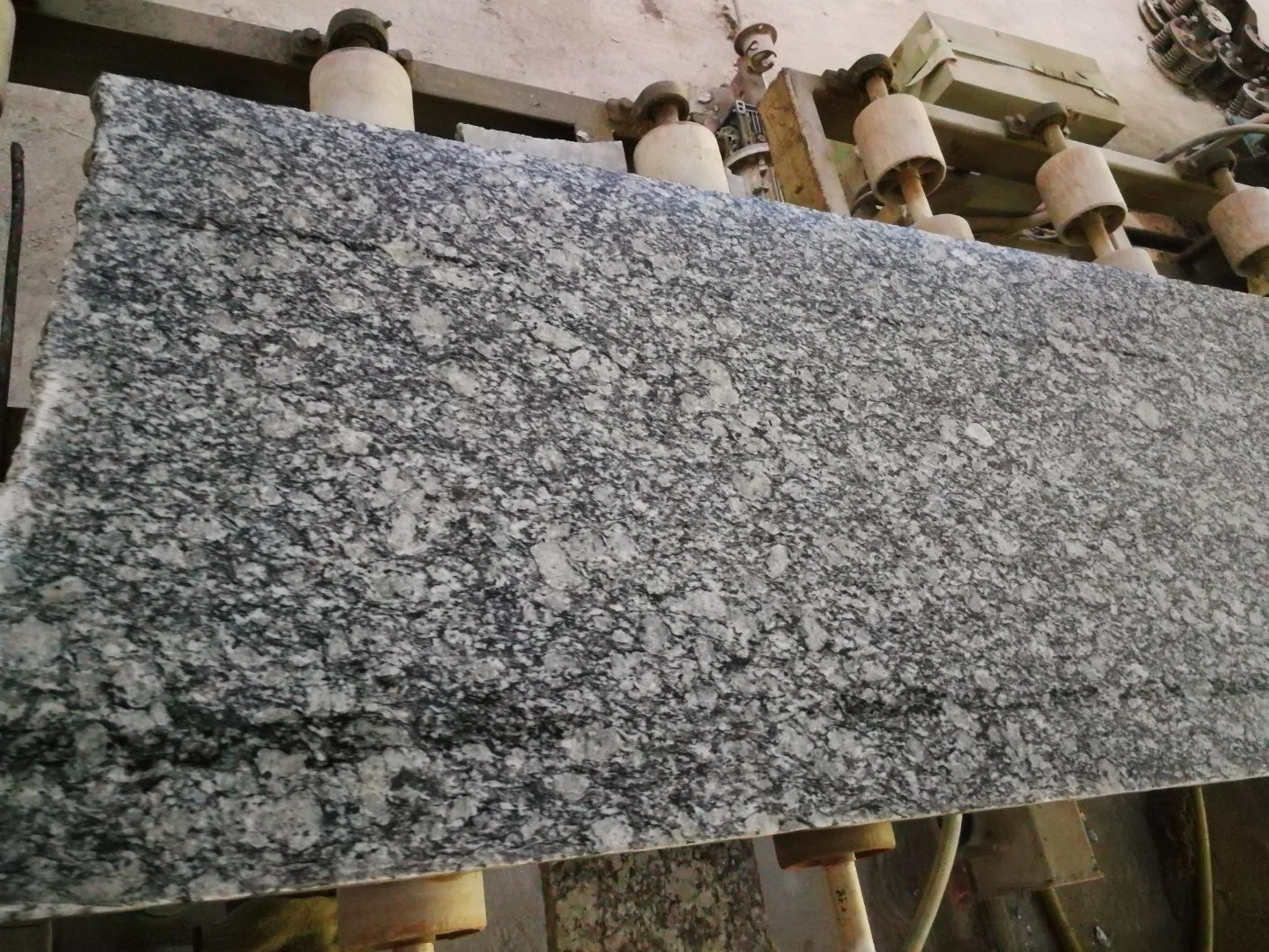 Spray White Granite /Tiles / Counter Tops