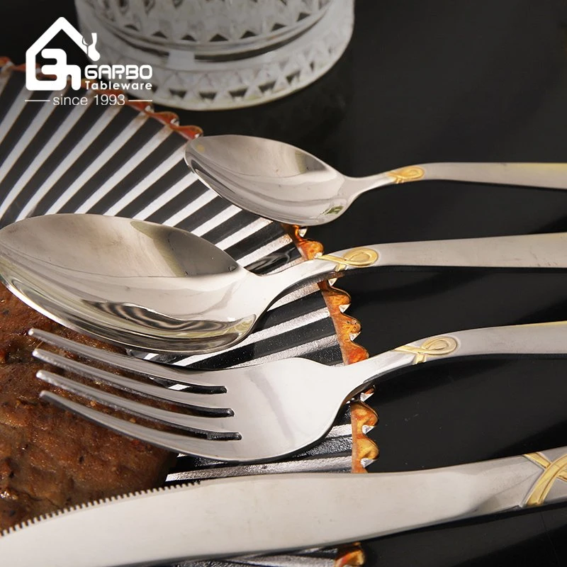 Egypt Hot Sale High-End Wholesale/Supplier 86PCS Mirror Polish Stainless Steel Cutlery Flatware Set with Golden-Plating Heart Design Wooden Box for Wedding Home Use