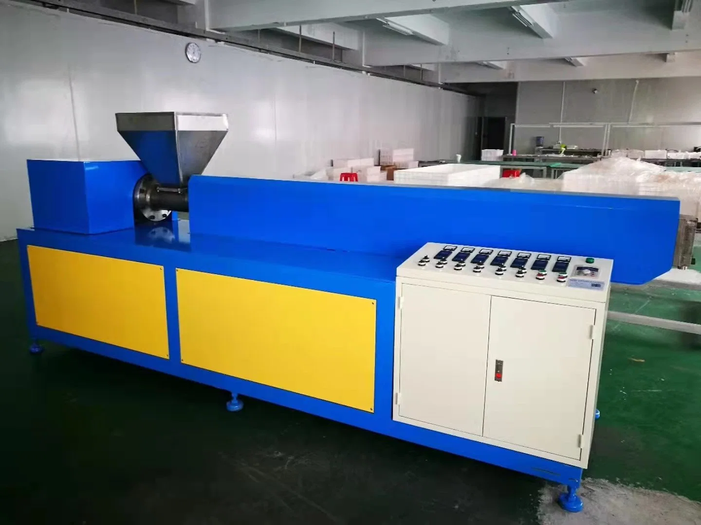 Máquina de fabricación de Dildo Extruir proveedores producción de extrusión tornillo único 15-50kW