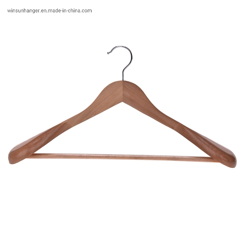 Loja de luxo Exibir Ombro mais ampla de madeira sólida Suit Dress Hanger com barra antiderrapantes