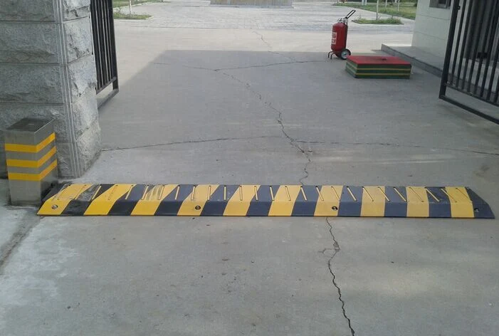 Custom Size Automatic Remote Hydraulic Roadway Safety Road Blocker, Safety Parking Blocker, Safety Car Blocker